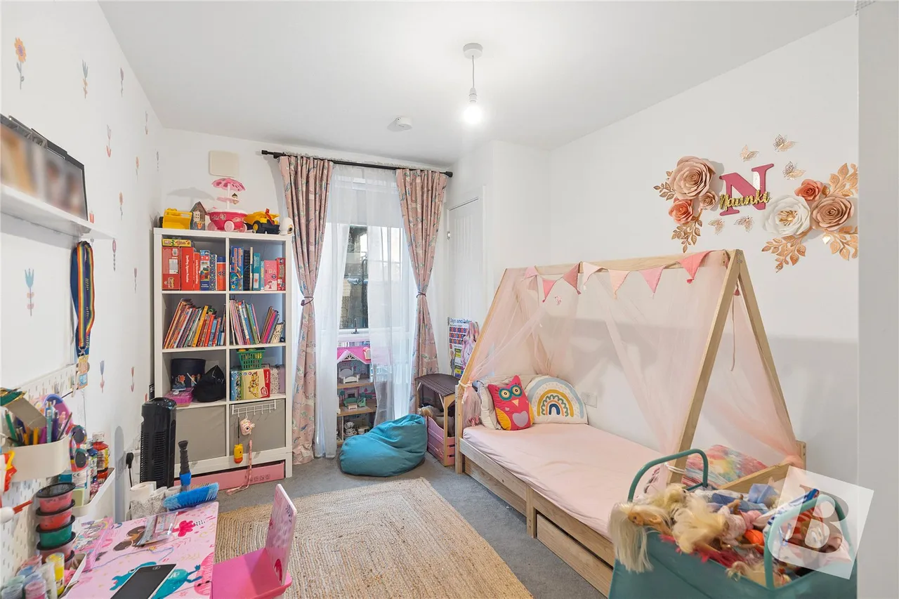 Windstar Drive, South Ockendon, RM15, photo 8