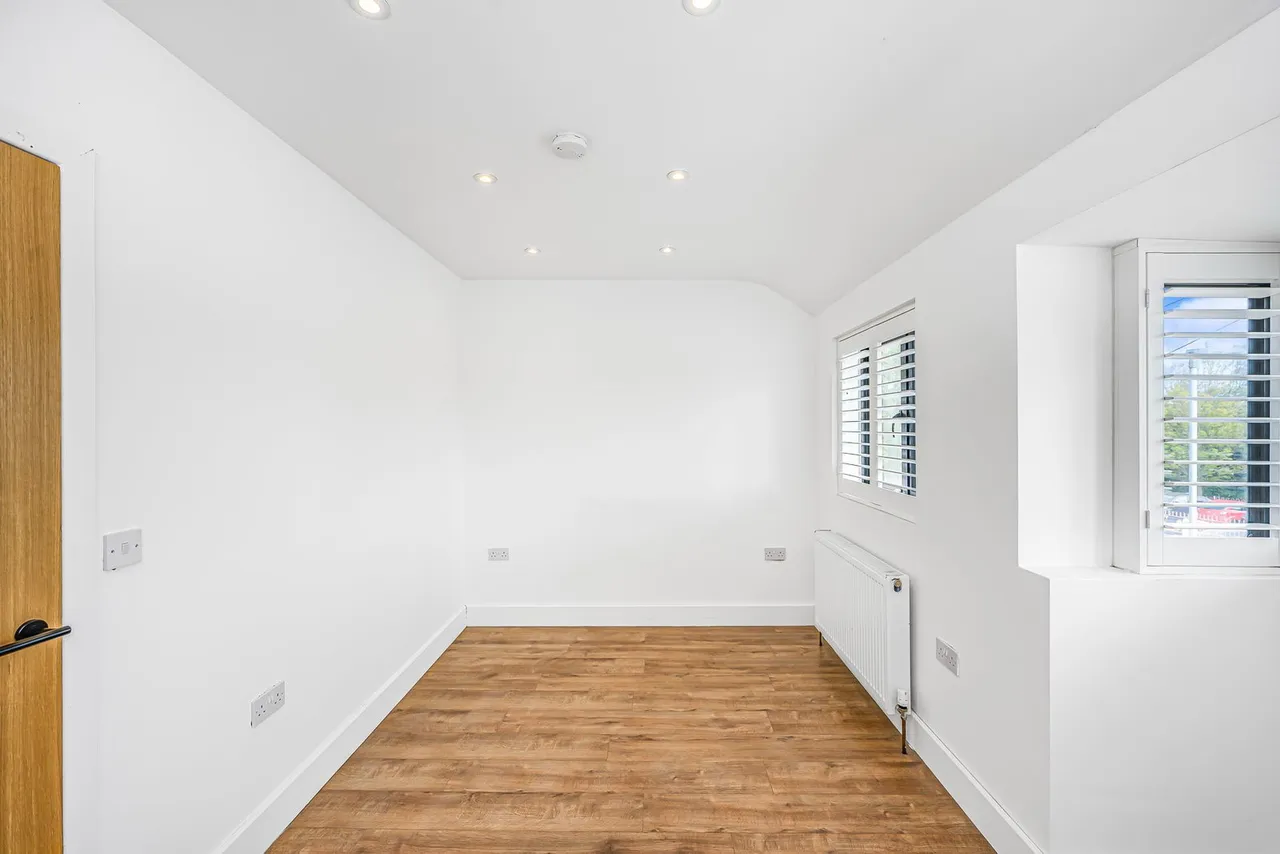 Oval Road, Dagenham, RM10, photo 12