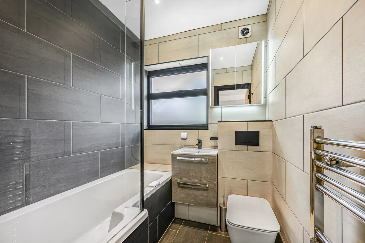 Oval Road, Dagenham, RM10, photo 7