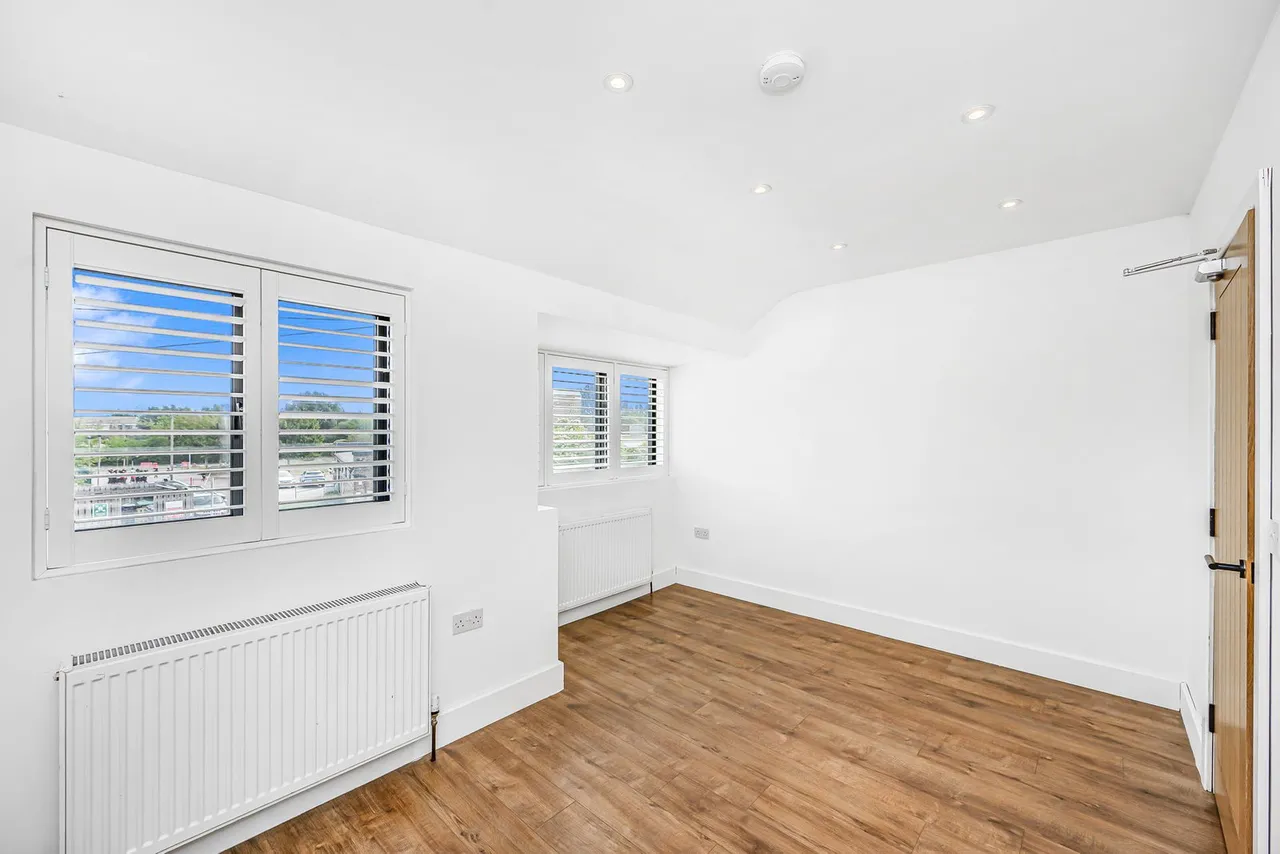 Oval Road, Dagenham, RM10, photo 13