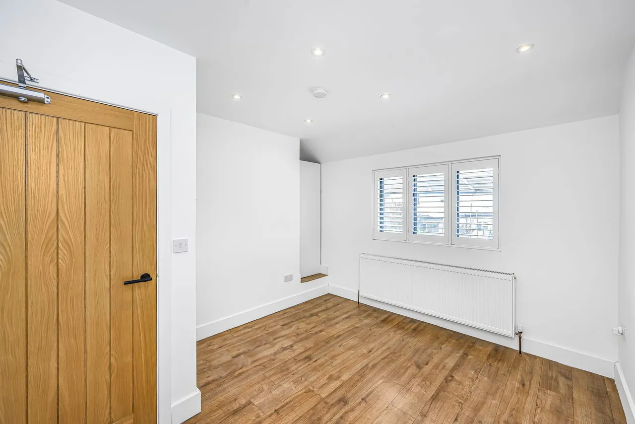Oval Road, Dagenham, RM10, photo 14