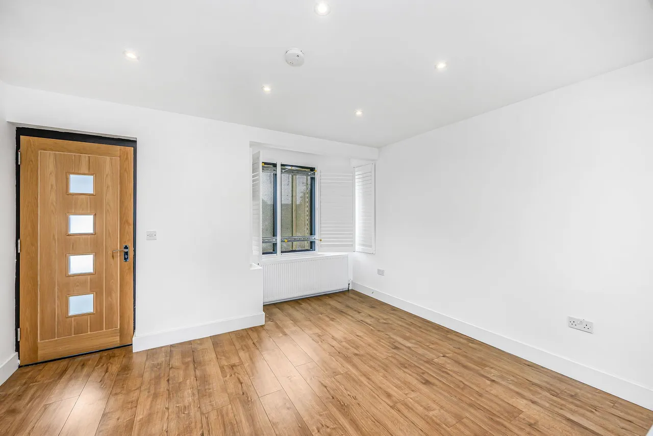 Oval Road, Dagenham, RM10, photo 6