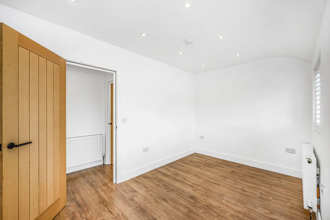 Oval Road, Dagenham, RM10, photo 11