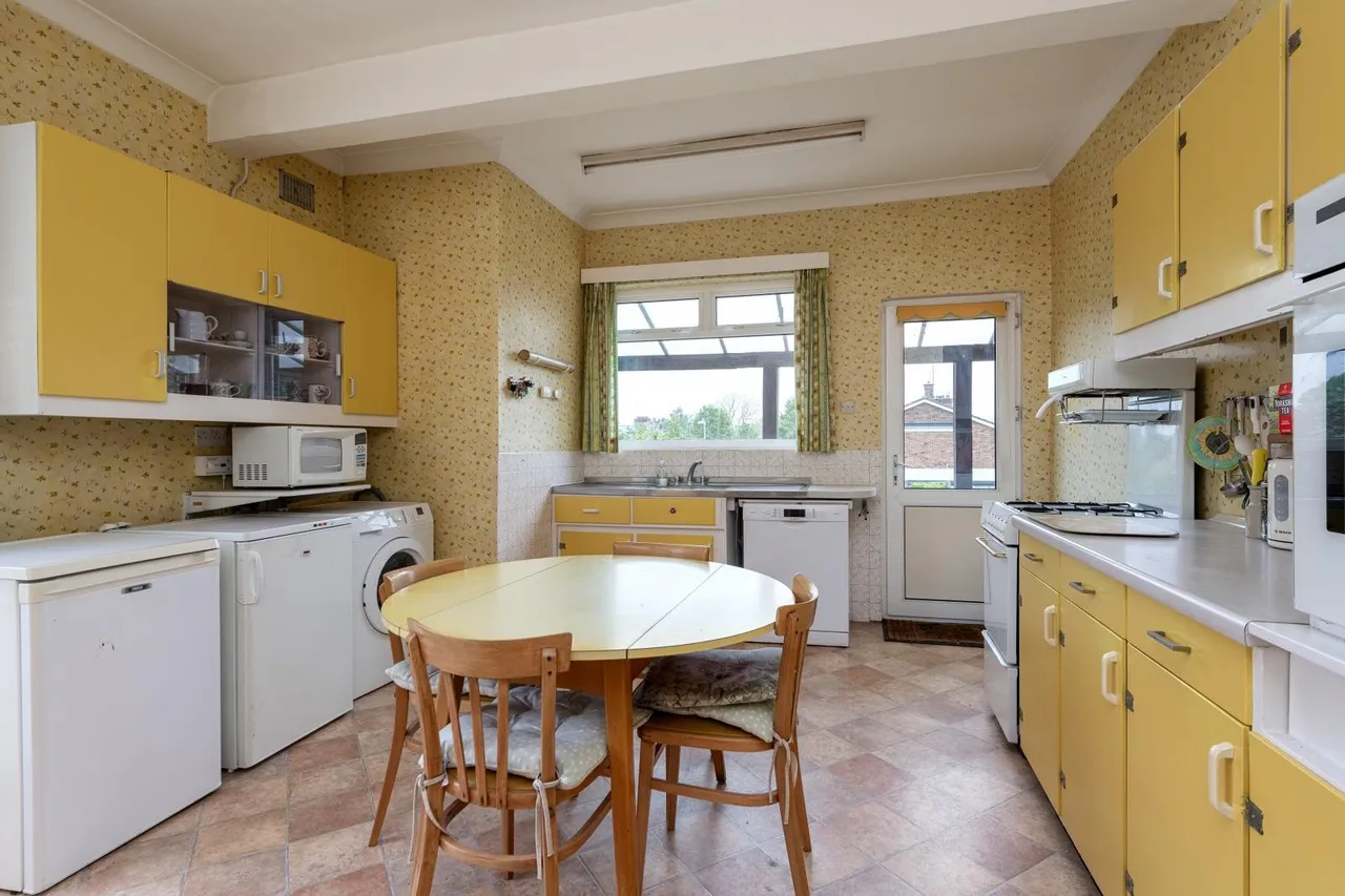 Old Road East, Gravesend, Kent DA12 1NX, photo 9
