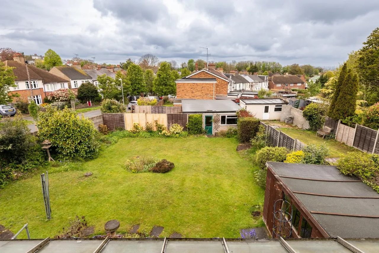 Old Road East, Gravesend, Kent DA12 1NX, photo 2