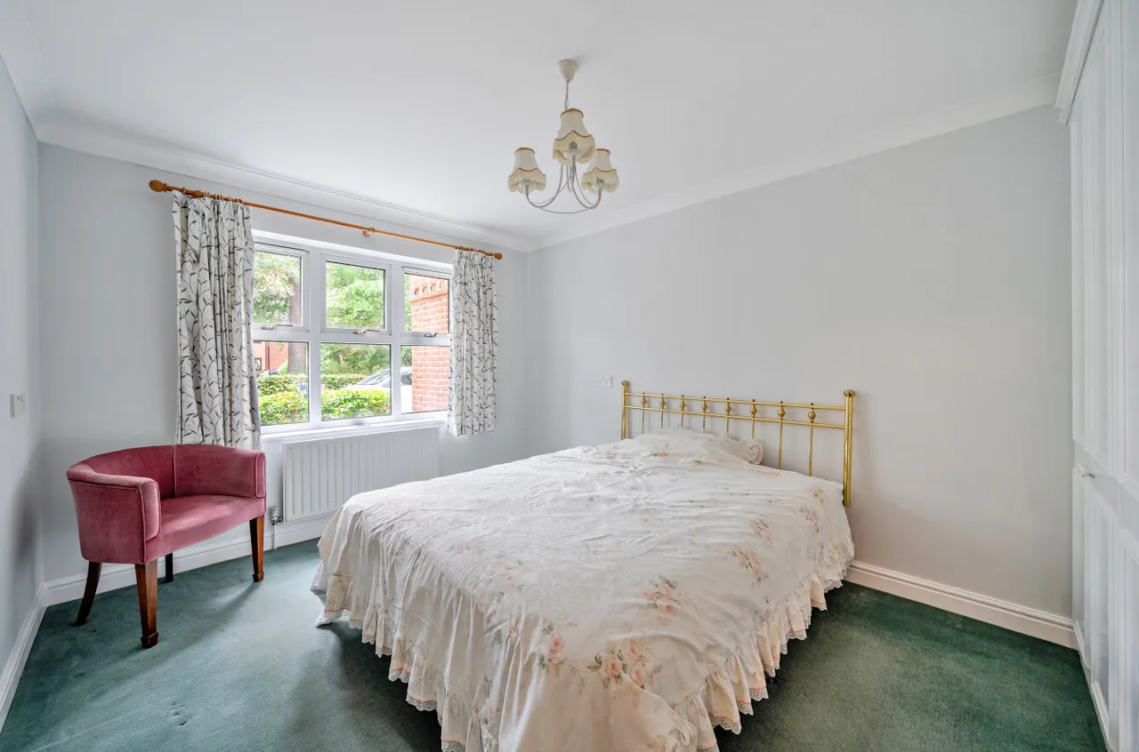 Branksomewood Road, Fleet, GU51, photo 4