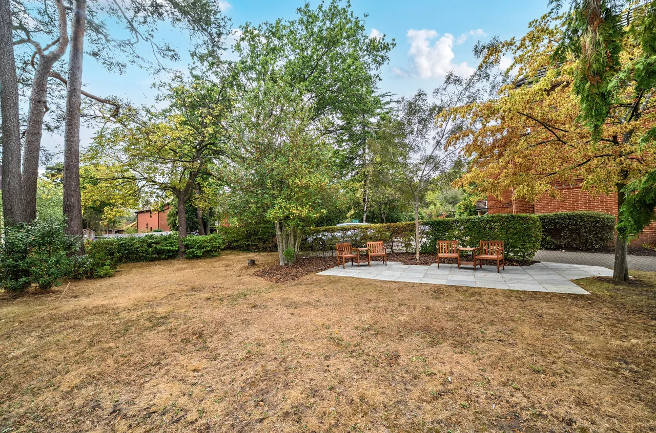 Branksomewood Road, Fleet, GU51, photo 9