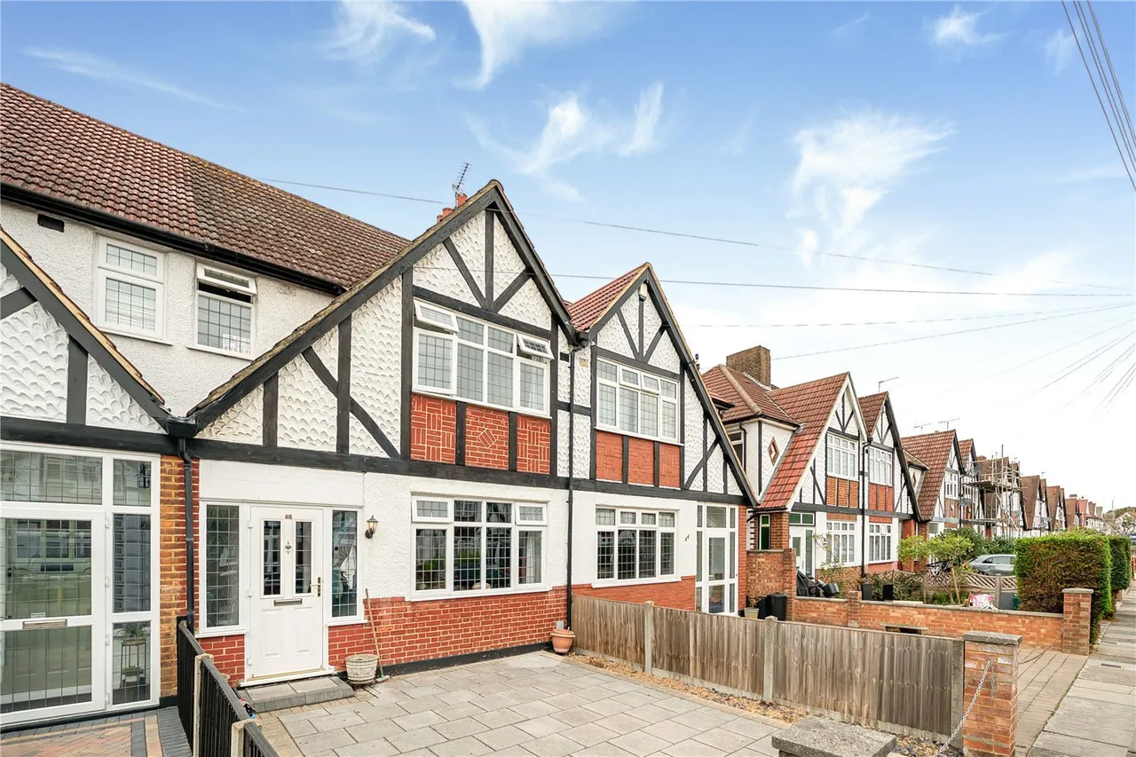 Evelyn Close, Twickenham, TW2, photo 14