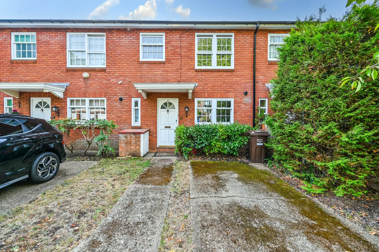 3 bed house to rent — 10 Langham Place, London