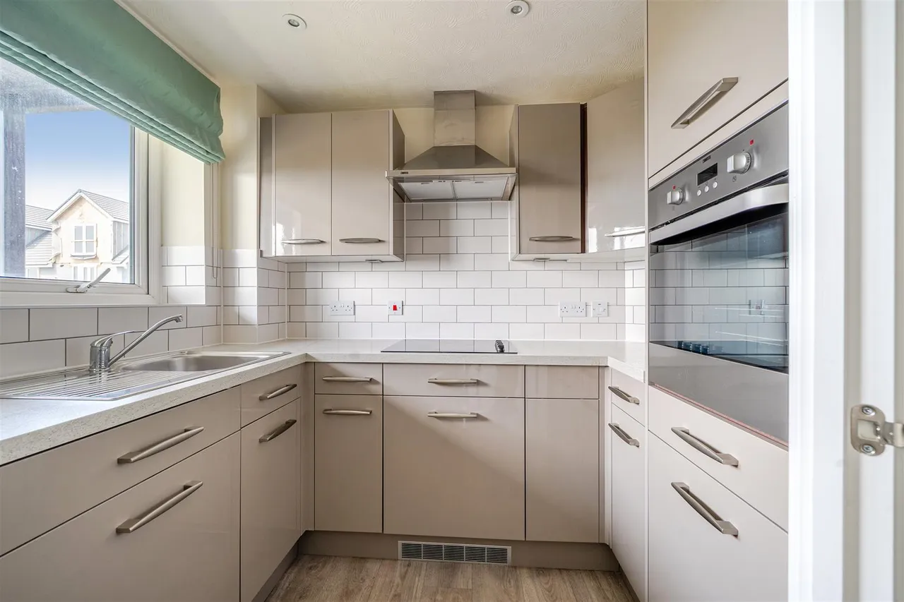 Rowe Avenue, Peacehaven, BN10, photo 4
