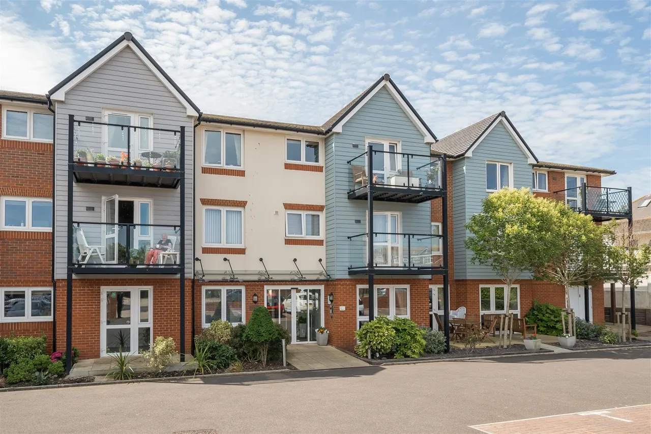 Rowe Avenue, Peacehaven, BN10, photo 15