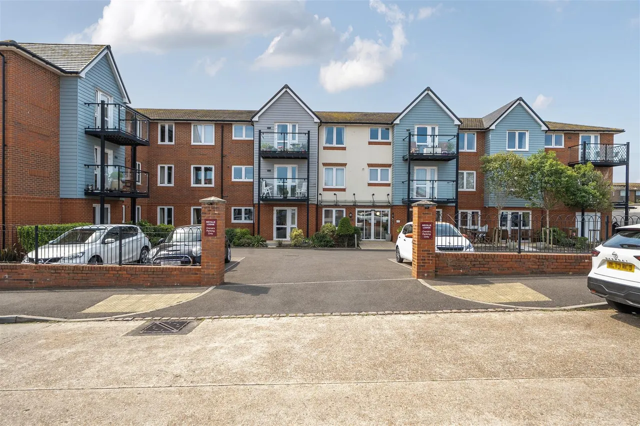 Rowe Avenue, Peacehaven, BN10, photo 13