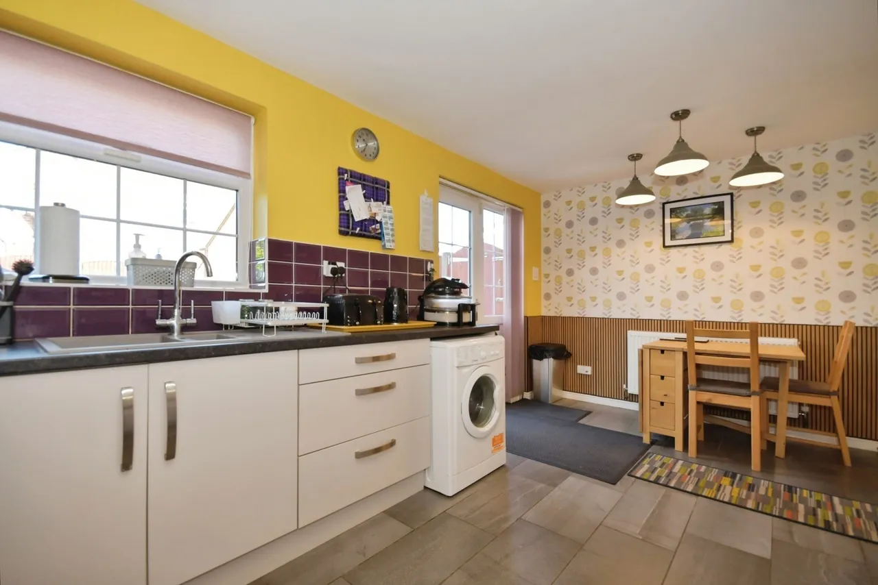 West Croft Drive, CHESTERFIELD, Derbyshire, S43, photo 4