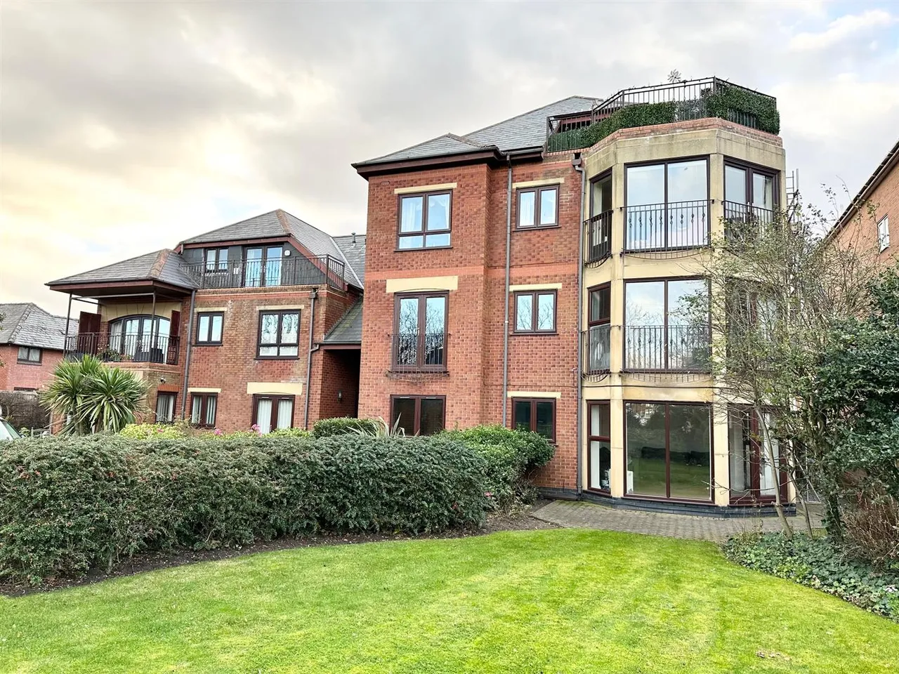 2 bed house to rent, Blundellsands Road West, Liverpool, L23