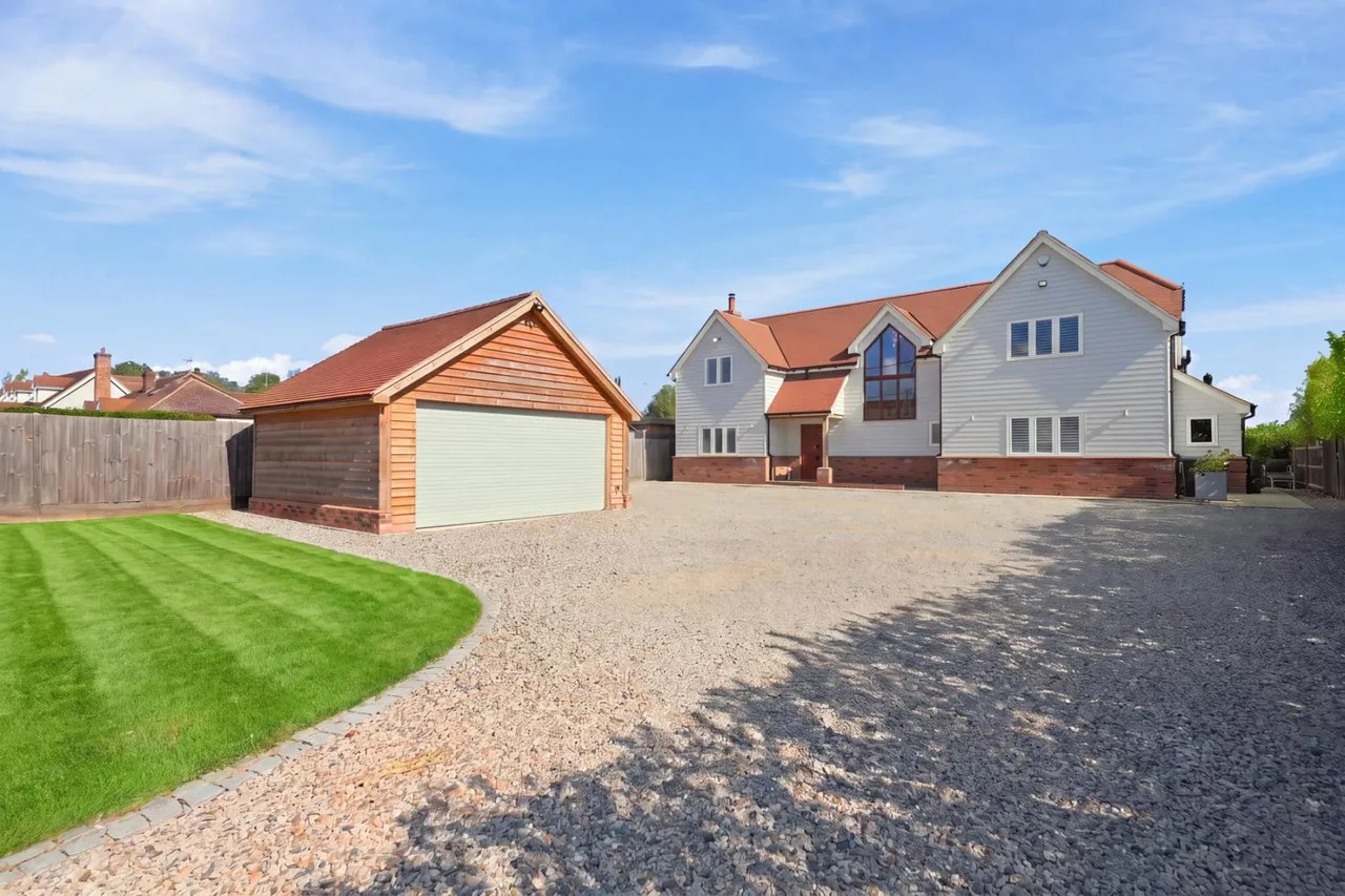 Slough Road, Allens Green, CM21, photo 2