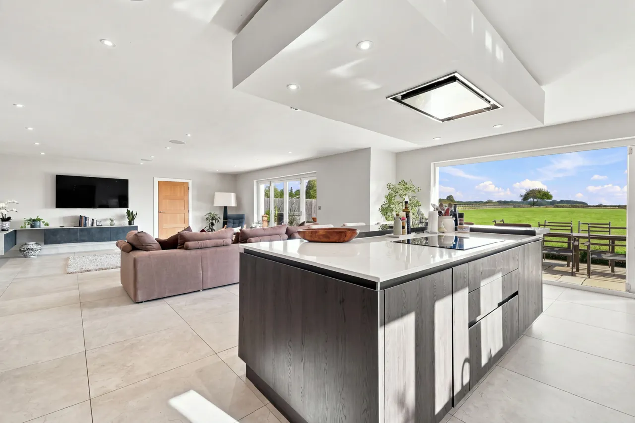 Slough Road, Allens Green, CM21, photo 7