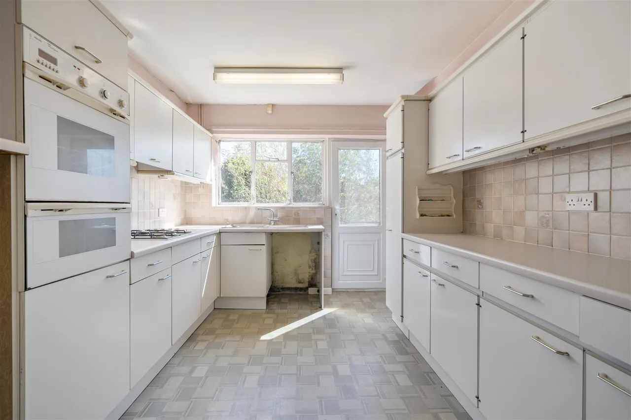 Newtown Road, Warsash, photo 4