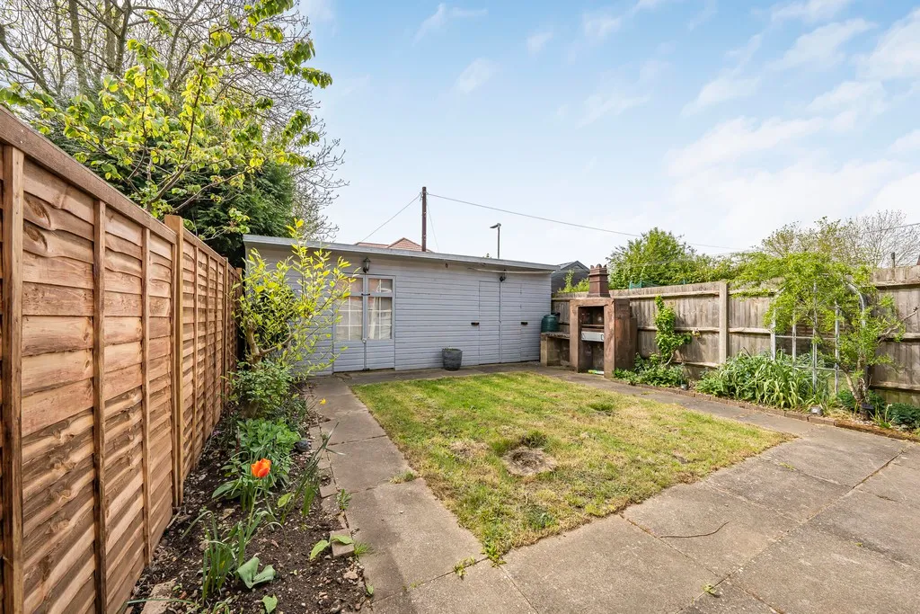 Adrian Close, Harefield, photo 29