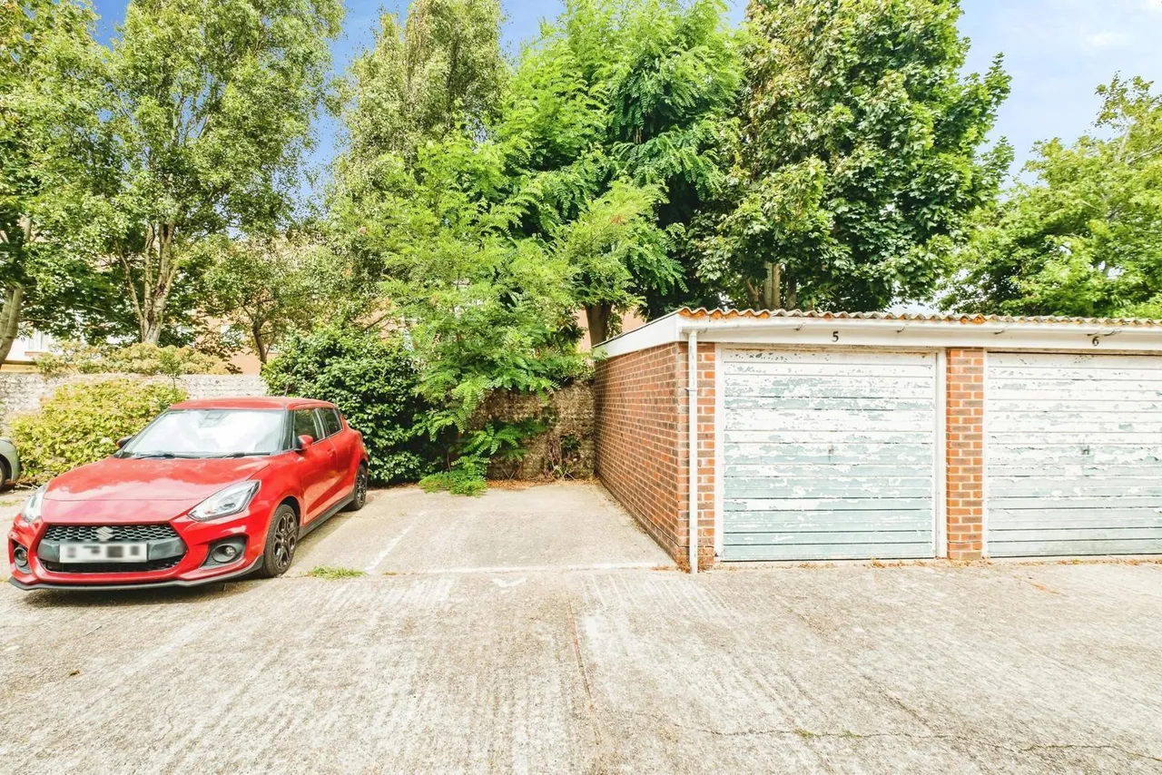 Lansdowne Road, Worthing, BN11, photo 15