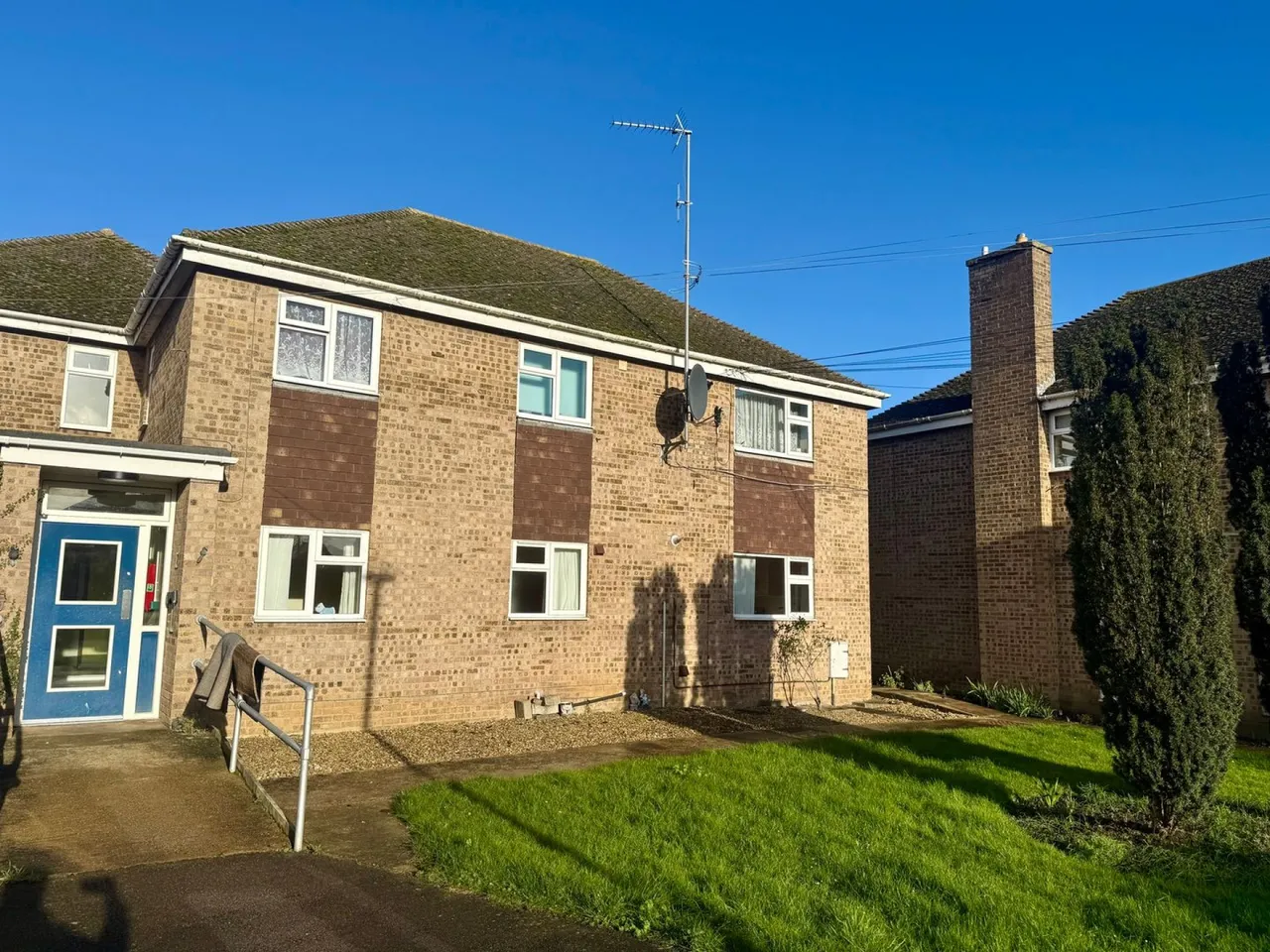 2 bed flat for sale — Manor Court, Bourne, PE10
