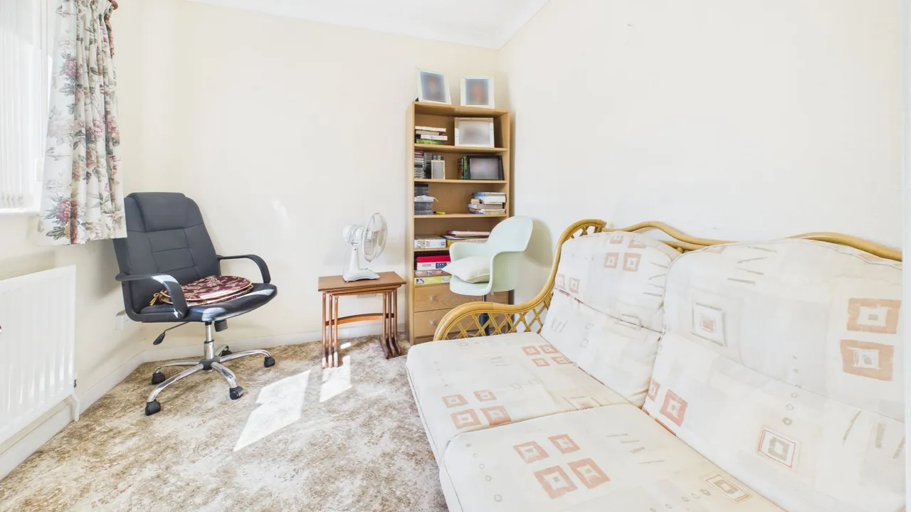 Manor Court, Bourne, PE10, photo 11