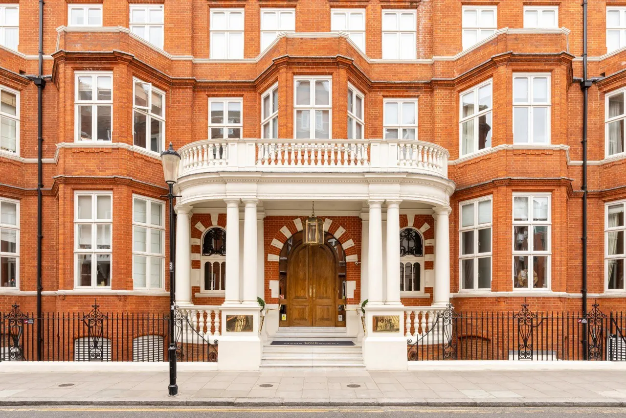 Hans Crescent, London, SW1X 0LG, photo 2