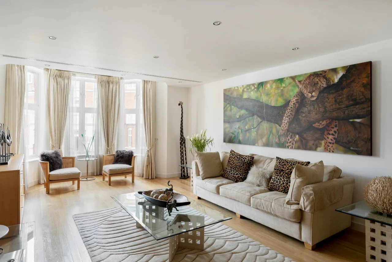2 bed flat for sale — Hans Crescent, London, SW1X 0LG