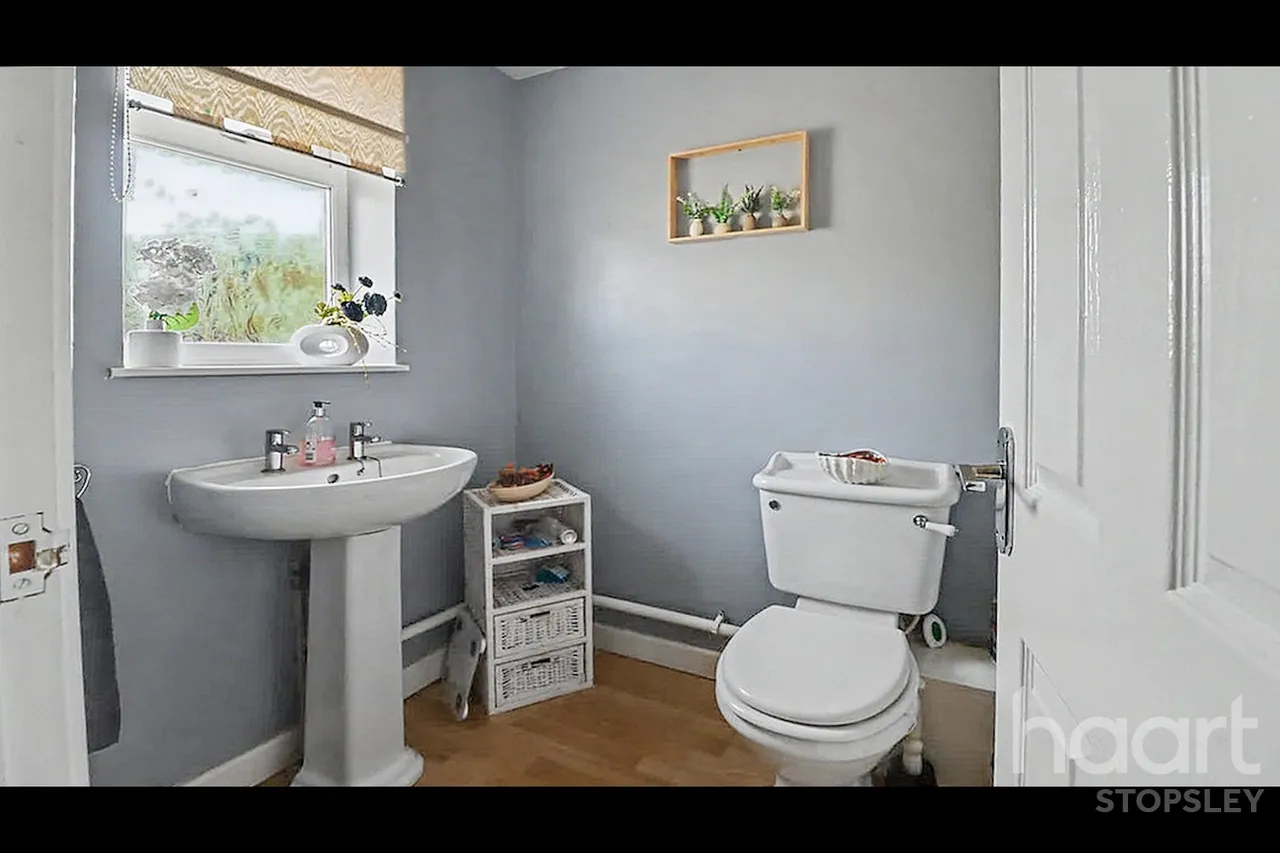 Roedean Close, Luton, LU2, photo 11