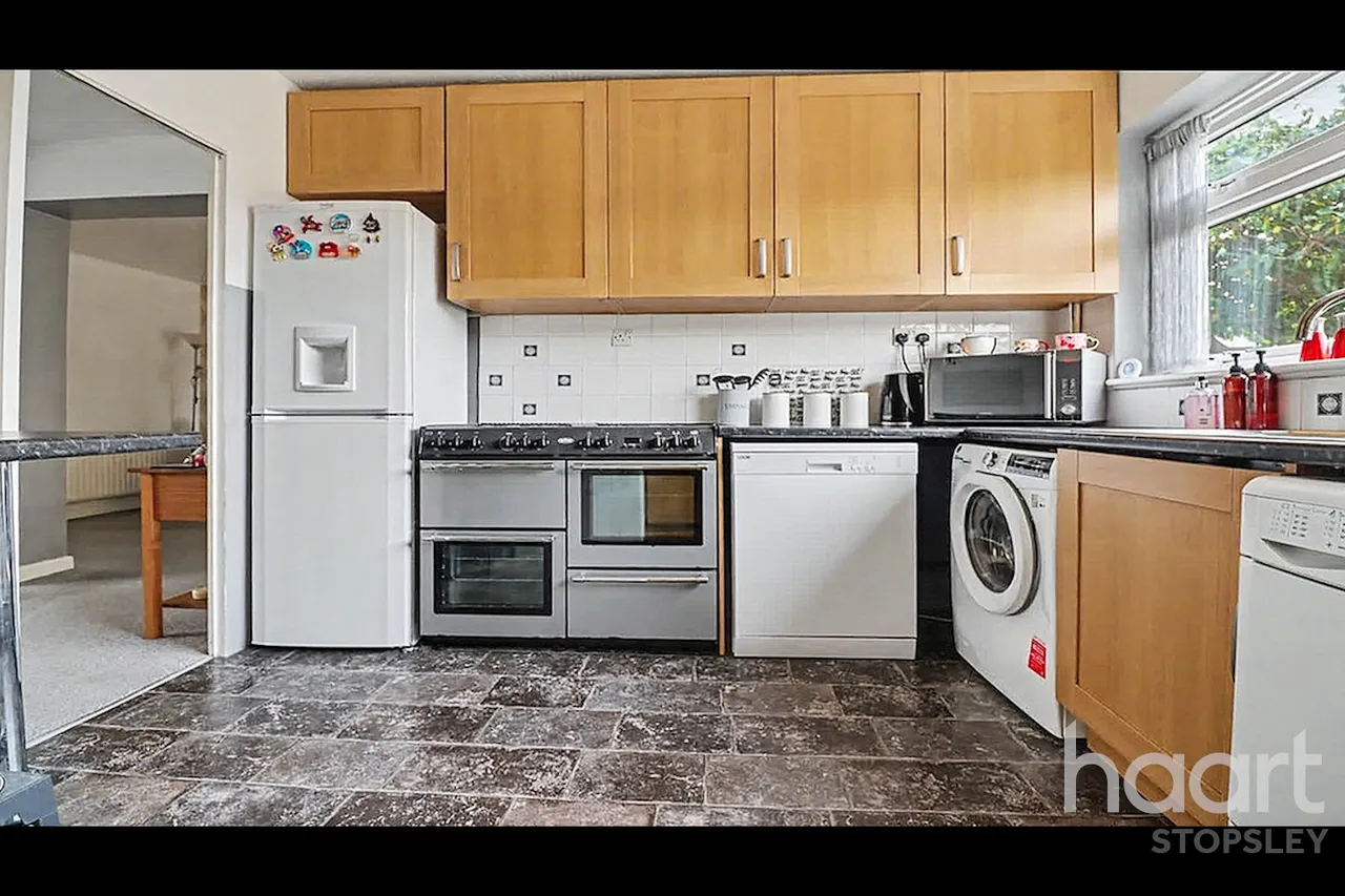 Roedean Close, Luton, LU2, photo 7