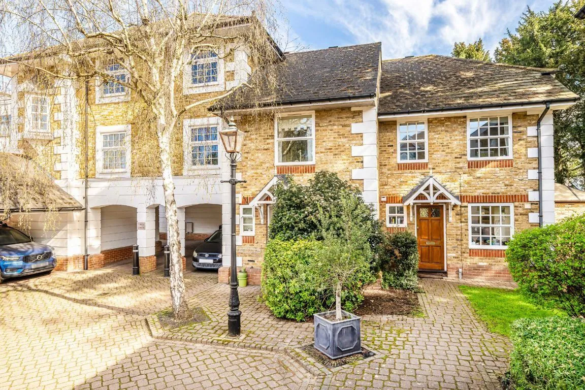 2 bed property for sale, White Heron Mews, TW11