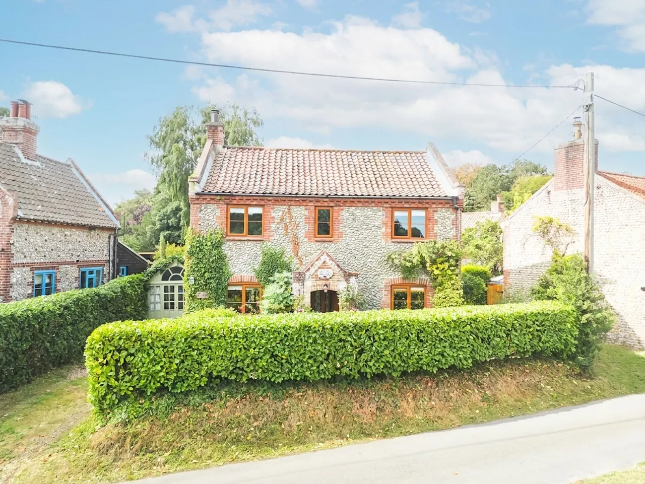 3 bed house for sale, Flint and Brick Cottage in East Runton