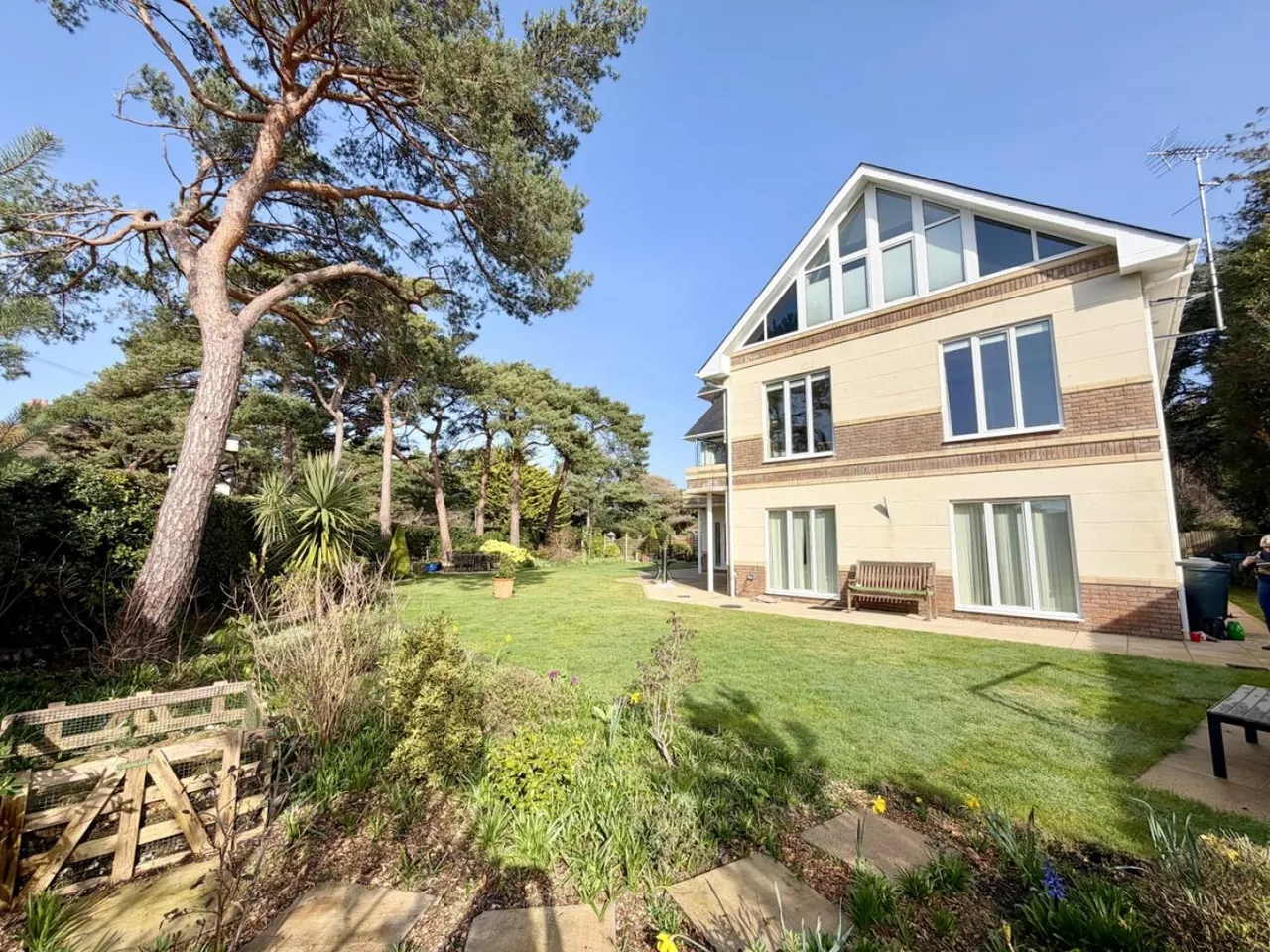 Nairn Road, BH13, photo 34