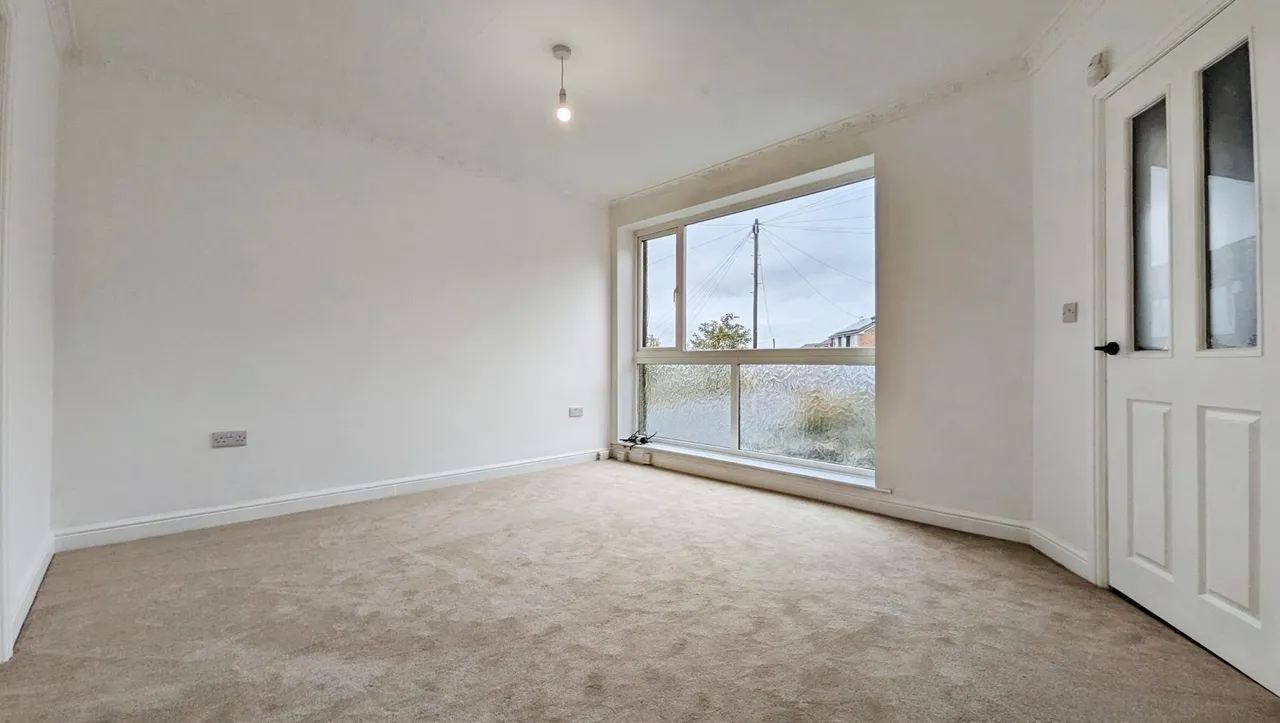 Vicarage Close, Springhead, OL4, photo 4