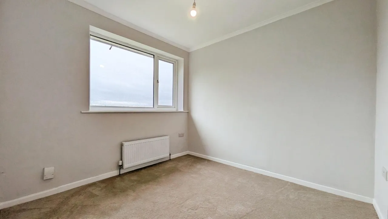 Vicarage Close, Springhead, OL4, photo 15