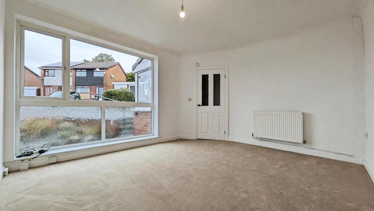 Vicarage Close, Springhead, OL4, photo 5
