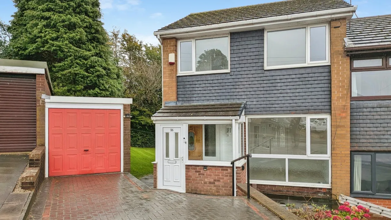 3 bed house for sale, Vicarage Close, Springhead, OL4