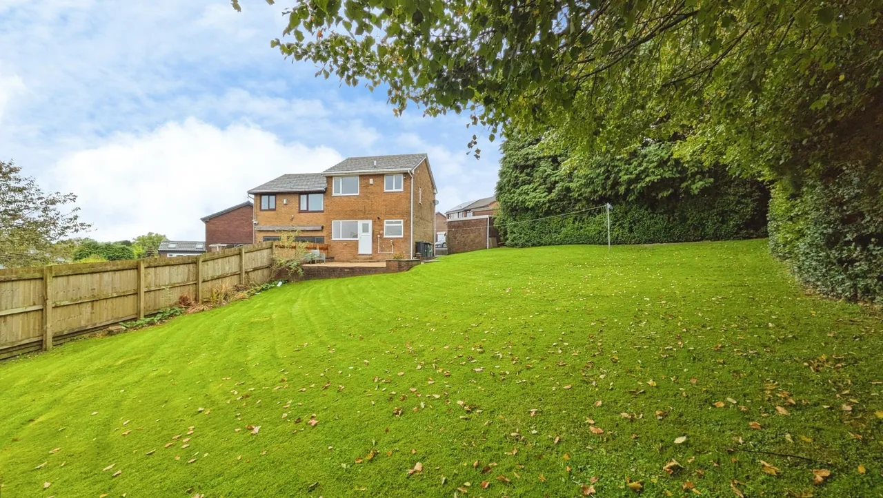 Vicarage Close, Springhead, OL4, photo 24