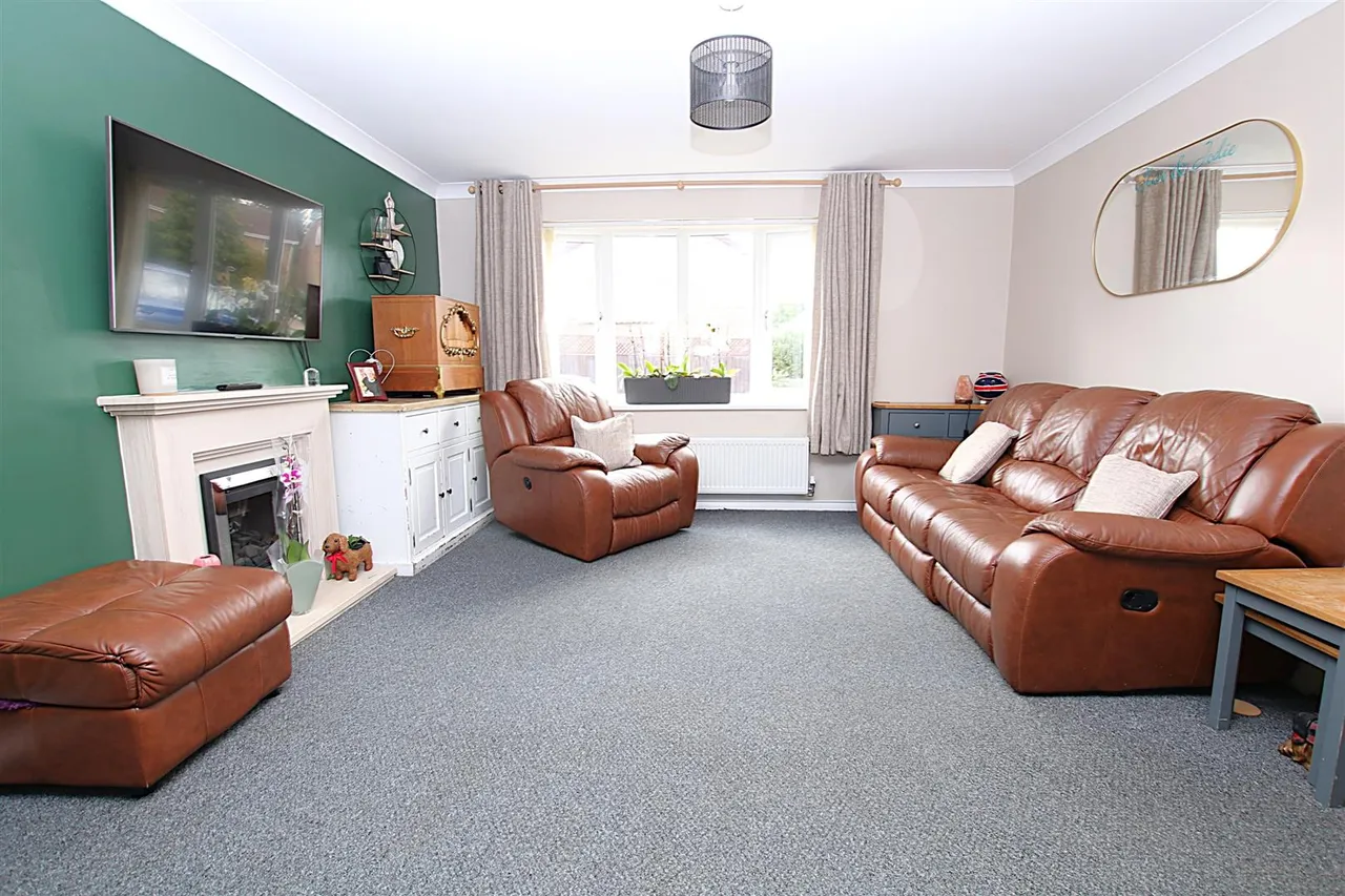 Crownsmead, West Hunsbury, photo 3