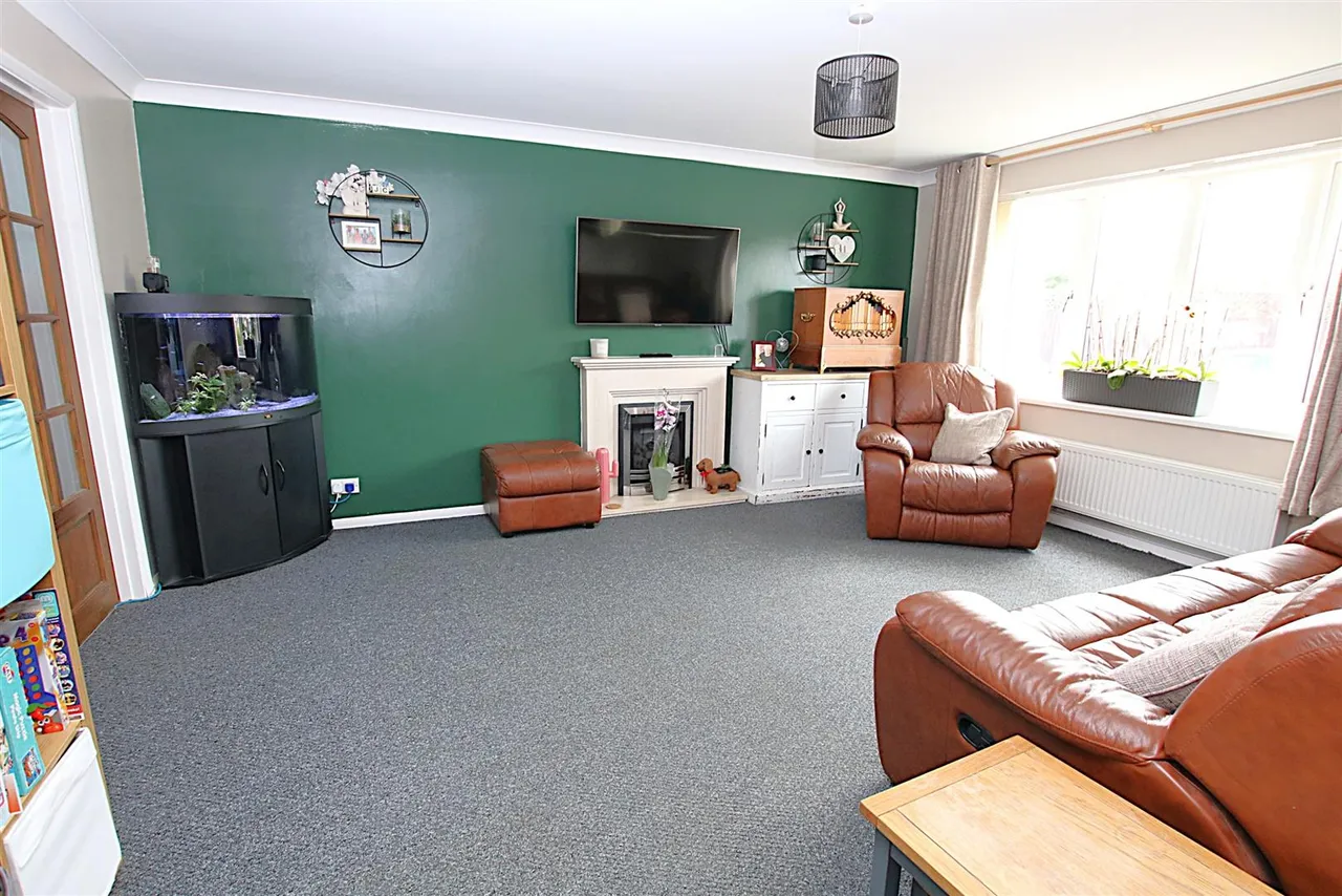 Crownsmead, West Hunsbury, photo 2