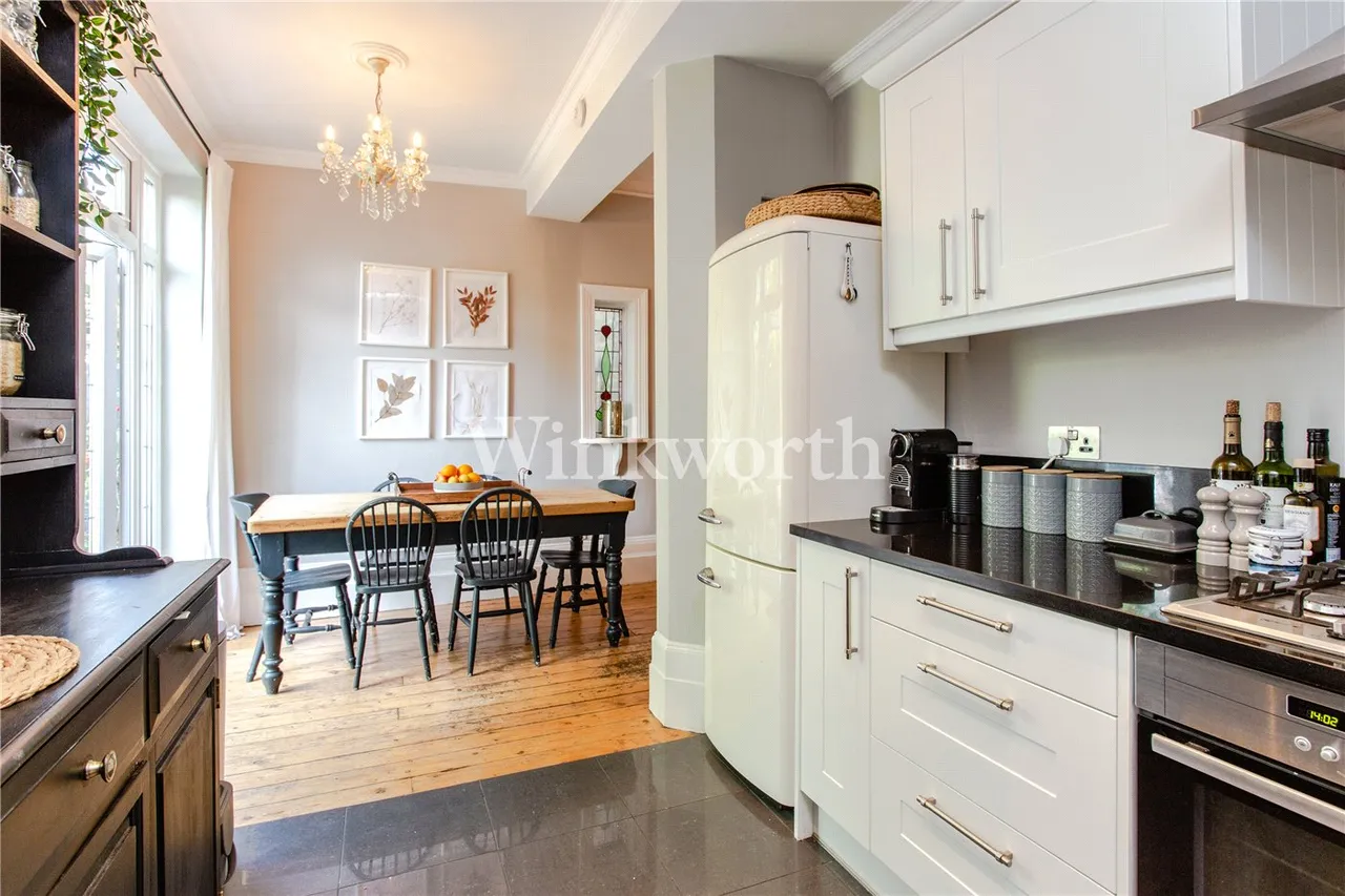 Old Park Road, London, N13, photo 3