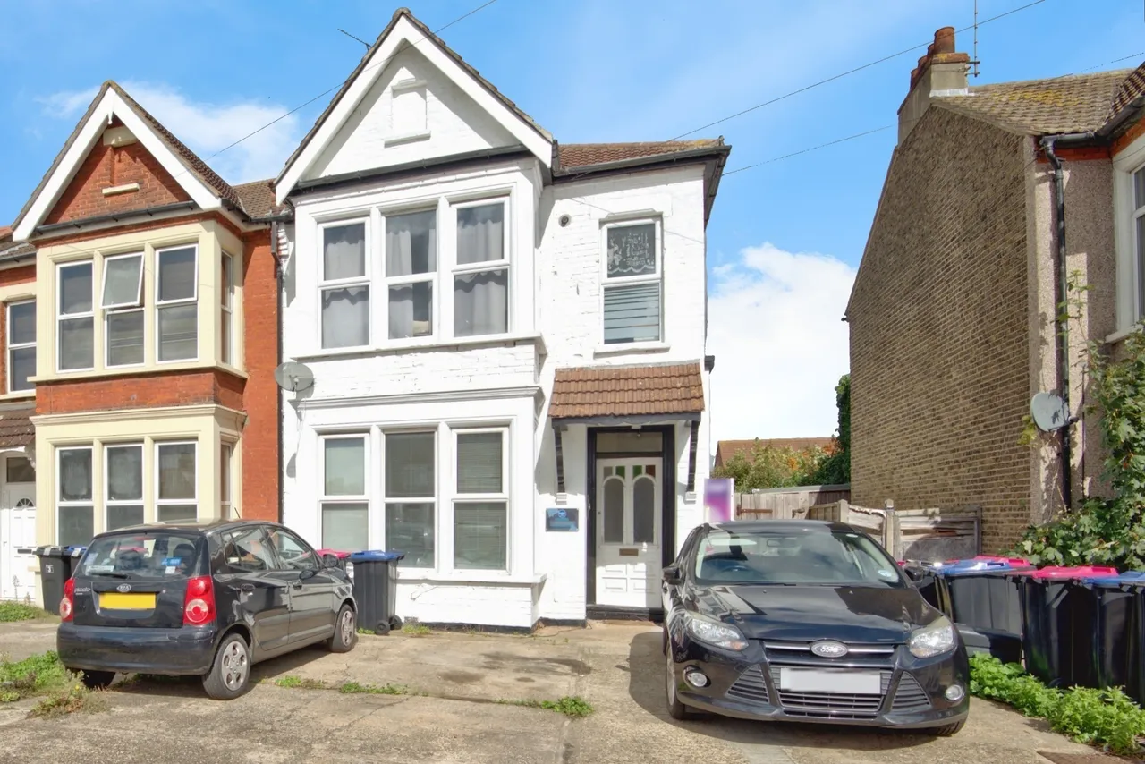 Ambleside Drive, Southend-on-Sea, Essex, SS1, photo 2