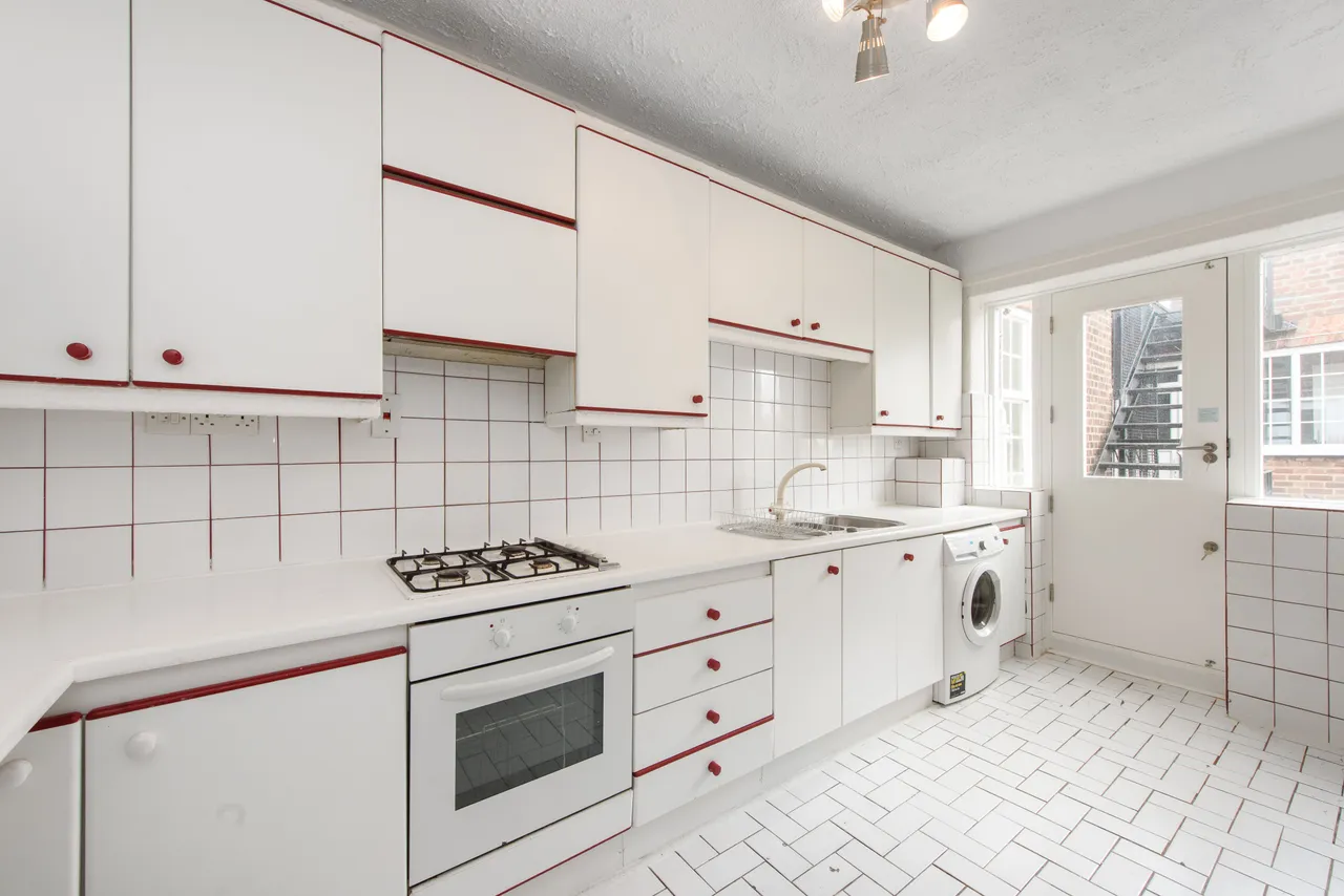22 Mandeville Court, Finchley Road, London, photo 5