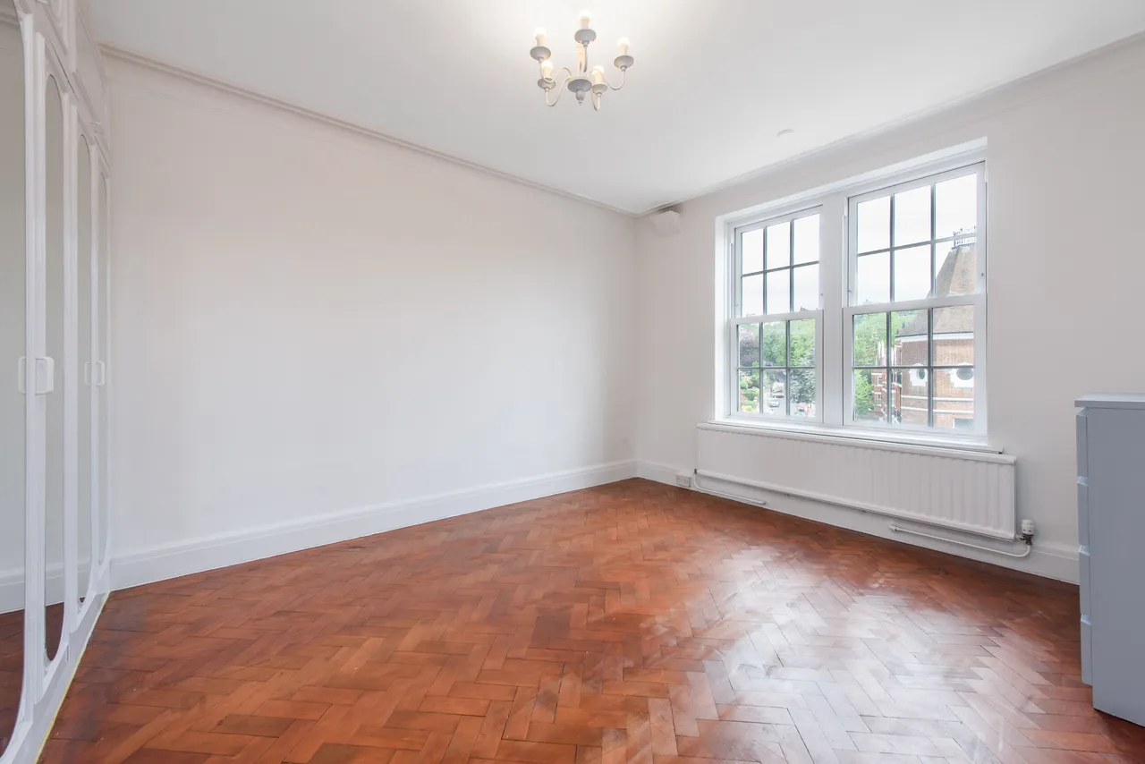 22 Mandeville Court, Finchley Road, London, photo 4