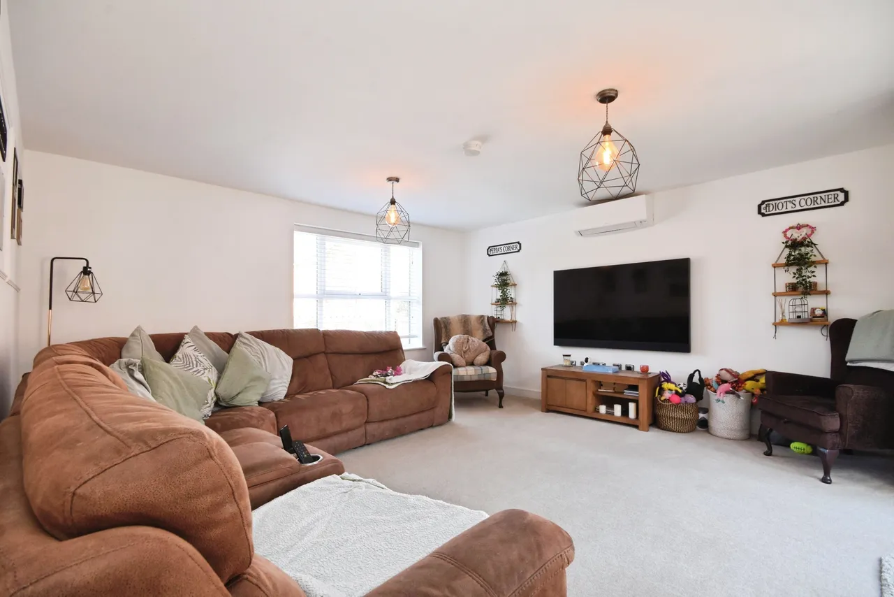 James Dunn Way, Haverhill, CB9, photo 4