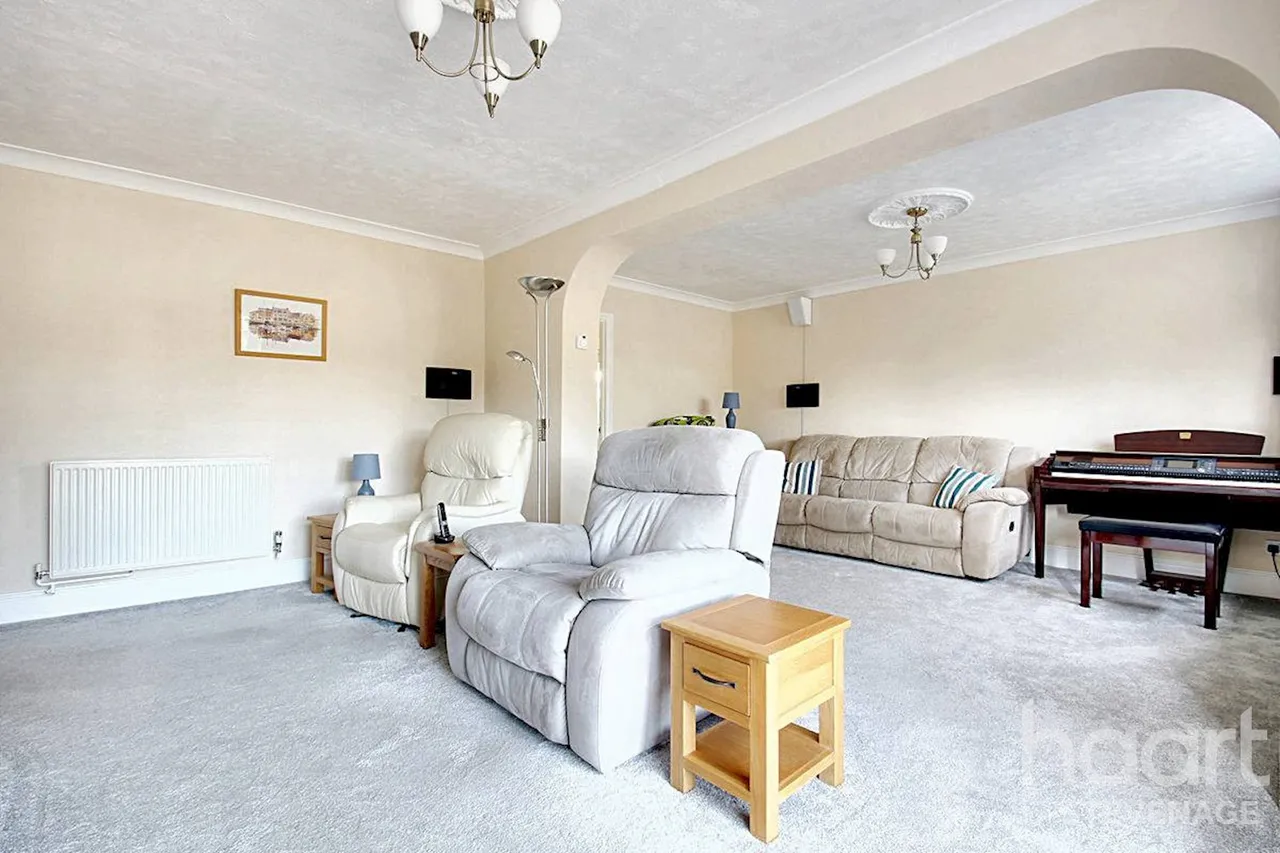 Marlowe Close, Stevenage, SG2, photo 2