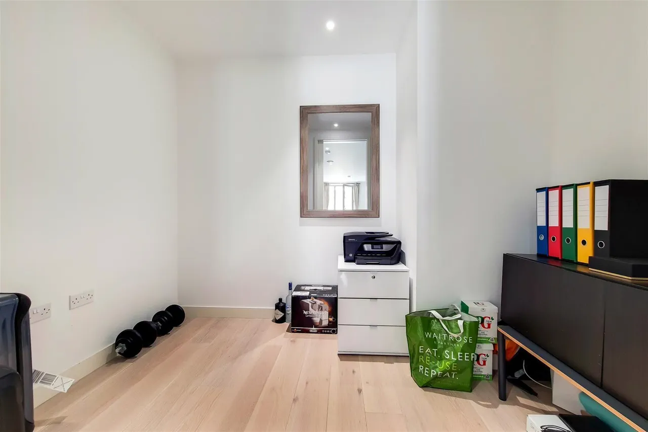 Schooner Road, Silvertown, E16, photo 6