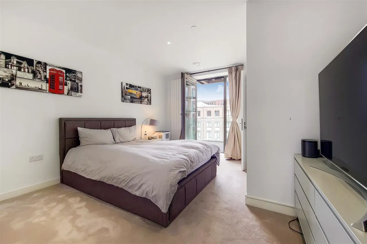 Schooner Road, Silvertown, E16, photo 3