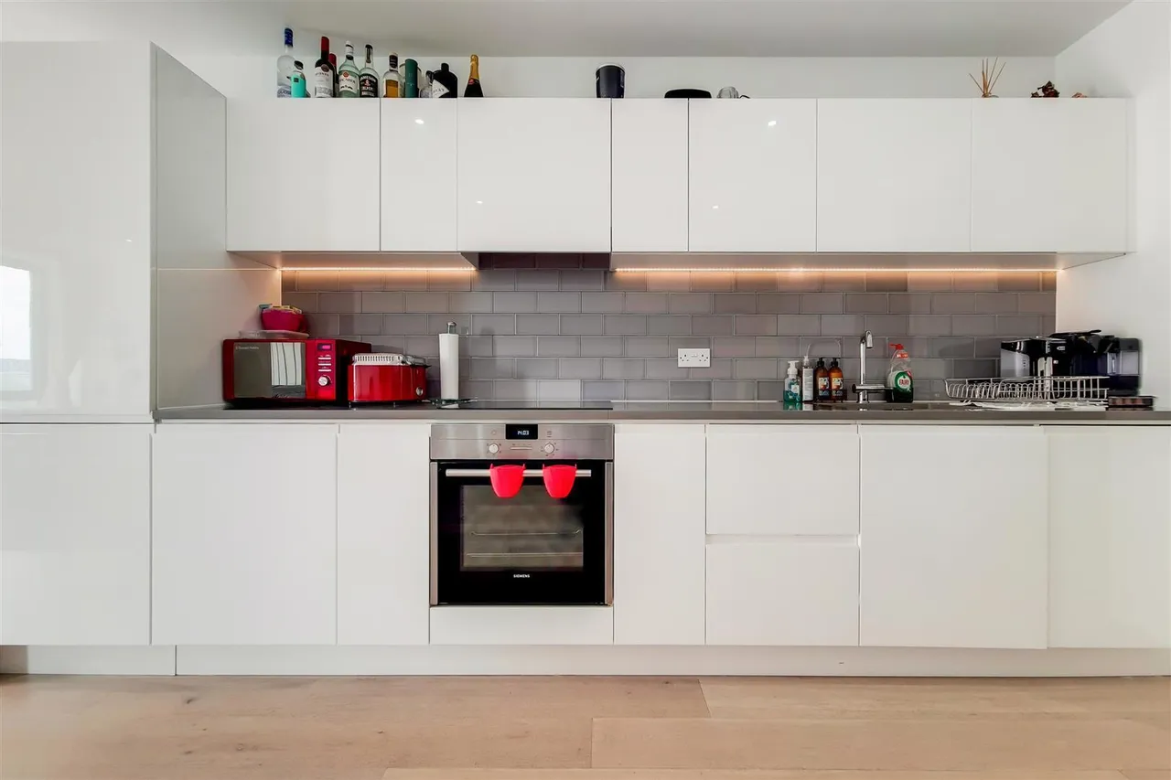 Schooner Road, Silvertown, E16, photo 2