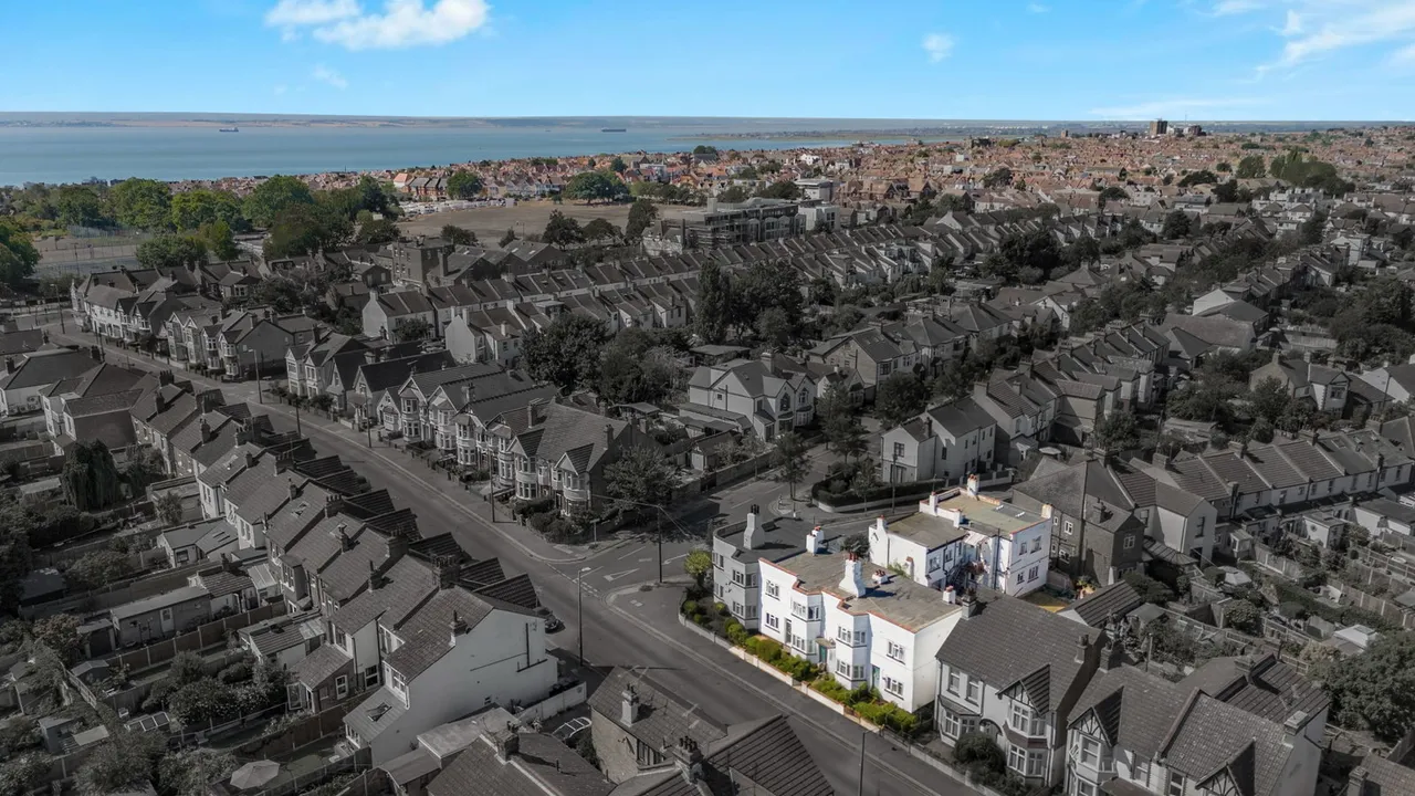 Southbourne Grove, Westcliff-On-Sea, SS0, photo 2