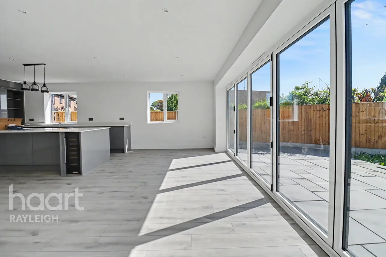 Poors Lane, Daws Heath, SS7, photo 6